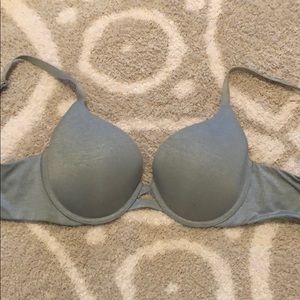 32DD Victoria’s Secret perfect shape bra